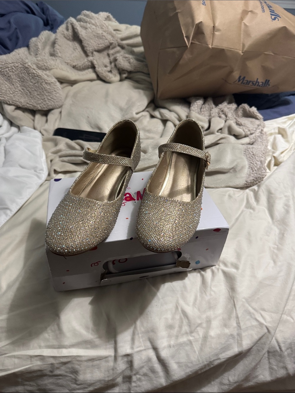 Girls Glitter Mary Jane Dress Shoes in Gold